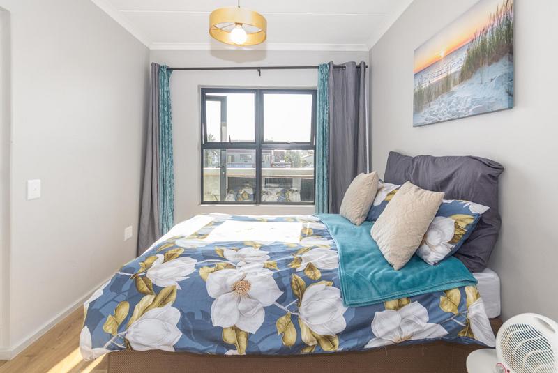 To Let 1 Bedroom Property for Rent in Waves Edge Western Cape